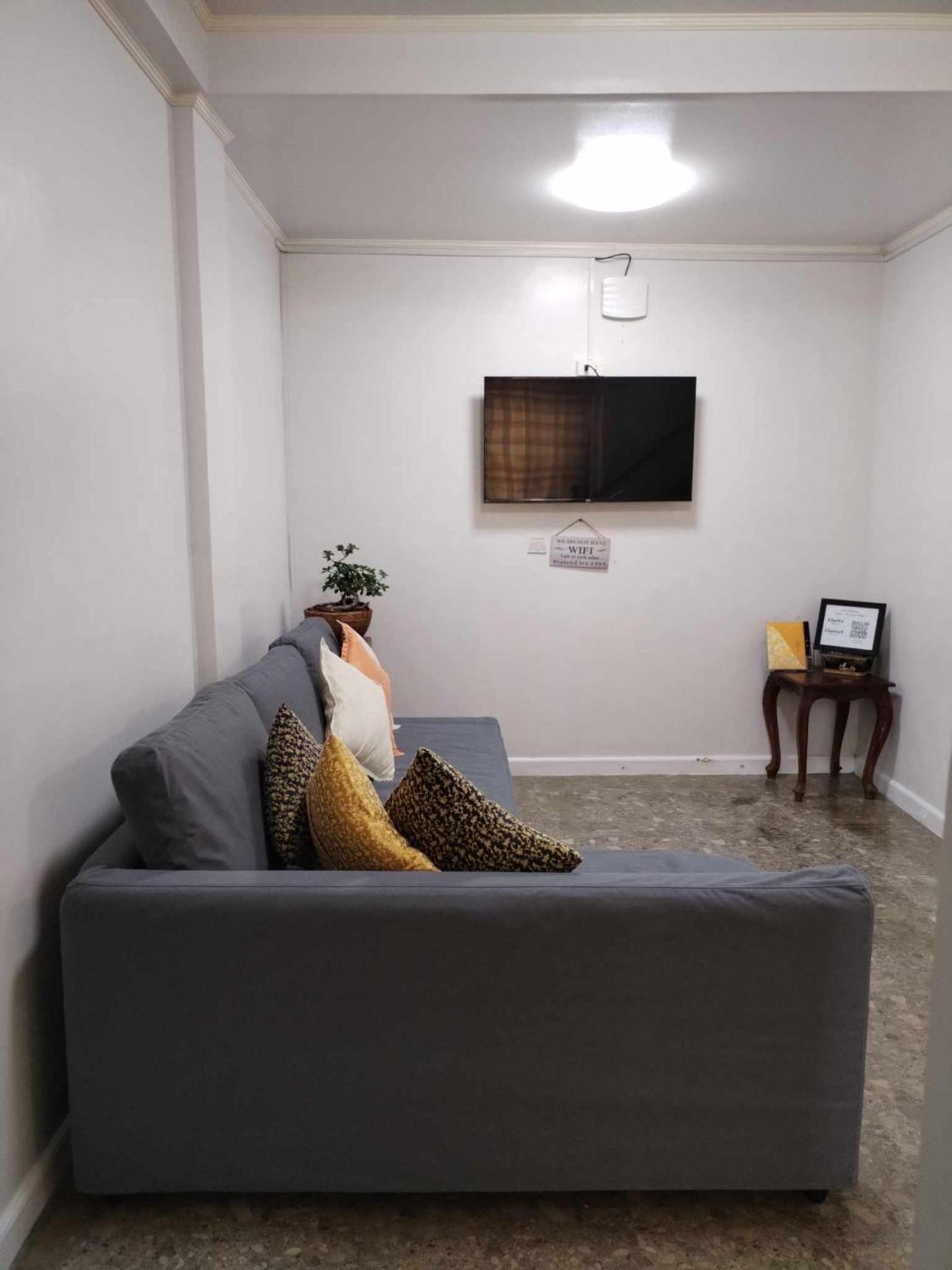 At The Als Place Apartment